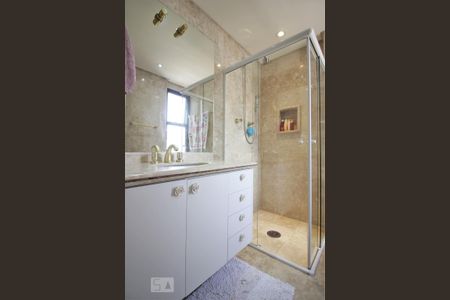 Apartamento à venda com 180m², 3 quartos e 3 vagasBanheiro da suíte 2