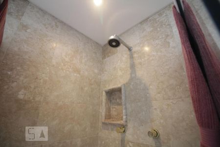 Apartamento à venda com 180m², 3 quartos e 3 vagasChuveiro