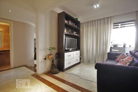 Sala de tv de apartamento à venda com 3 quartos, 180m² em Vila Andrade, São Paulo