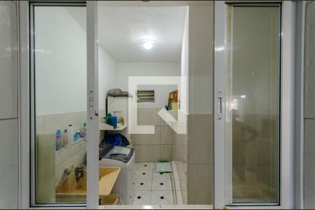 Casa à venda com 88m², 2 quartos e 2 vagas Casa à venda com 88m², 2 quartos e 2 vagasCozinha - Janela