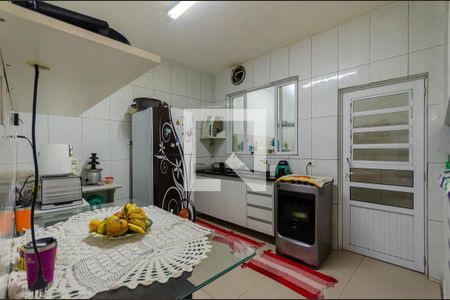 Casa à venda com 88m², 2 quartos e 2 vagas Casa à venda com 88m², 2 quartos e 2 vagasCozinha
