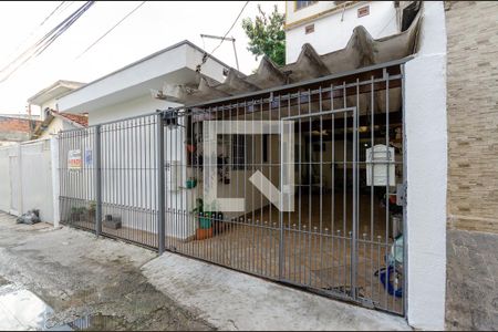 Casa à venda com 88m², 2 quartos e 2 vagas Casa à venda com 88m², 2 quartos e 2 vagasFachada