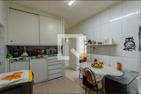 Casa à venda com 88m², 2 quartos e 2 vagas Casa à venda com 88m², 2 quartos e 2 vagasCozinha