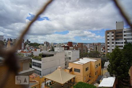 Sala - Vista de apartamento para alugar com 3 quartos, 150m² em Independência, Porto Alegre