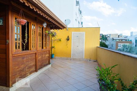 Apartamento à venda com 160m², 4 quartos e 2 vagasCobertura