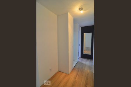 Corredor de apartamento à venda com 3 quartos, 51m² em Igara, Canoas