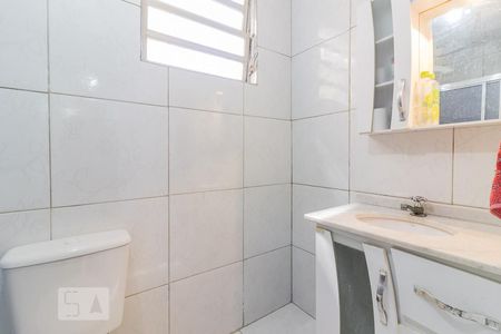 Banheiro de kitnet/studio à venda com 1 quarto, 40m² em Medianeira, Porto Alegre