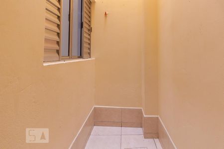 Área de serviço de casa para alugar com 1 quarto, 33m² em Vila Lageado, São Paulo