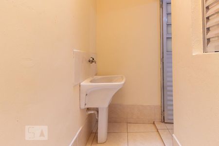 Área de serviço de casa para alugar com 1 quarto, 33m² em Vila Lageado, São Paulo