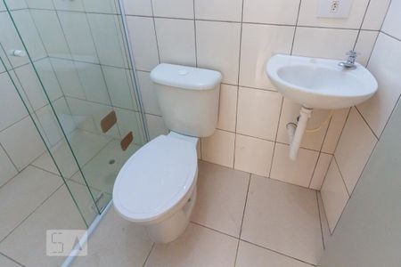 Banheiro de casa para alugar com 1 quarto, 33m² em Vila Lageado, São Paulo