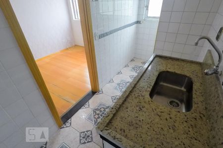 Cozinha de apartamento para alugar com 2 quartos, 42m² em Sé, São Paulo