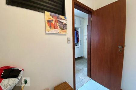 Apartamento à venda com 159m², 3 quartos e 3 vagas Apartamento à venda com 159m², 3 quartos e 3 vagasQuarto de Serviço