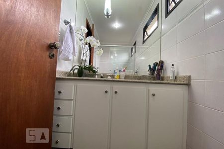 Apartamento à venda com 159m², 3 quartos e 3 vagas Apartamento à venda com 159m², 3 quartos e 3 vagasBanheiro da Suíte 1