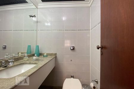 Apartamento à venda com 159m², 3 quartos e 3 vagas Apartamento à venda com 159m², 3 quartos e 3 vagasLavabo