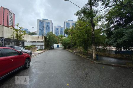 Apartamento à venda com 159m², 3 quartos e 3 vagas Apartamento à venda com 159m², 3 quartos e 3 vagasVista da Rua