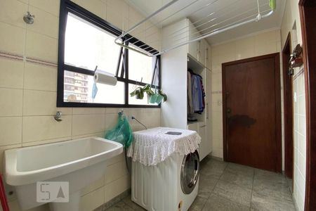 Apartamento à venda com 159m², 3 quartos e 3 vagas Apartamento à venda com 159m², 3 quartos e 3 vagasÁrea de Serviço