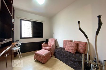 Apartamento à venda com 159m², 3 quartos e 3 vagas Apartamento à venda com 159m², 3 quartos e 3 vagasEscritório