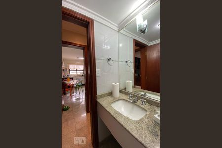 Apartamento à venda com 159m², 3 quartos e 3 vagas Apartamento à venda com 159m², 3 quartos e 3 vagasLavabo