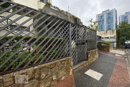 Apartamento à venda com 159m², 3 quartos e 3 vagas Apartamento à venda com 159m², 3 quartos e 3 vagasEntrada