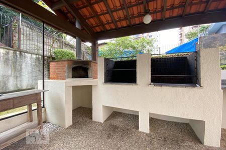 Apartamento à venda com 159m², 3 quartos e 3 vagas Apartamento à venda com 159m², 3 quartos e 3 vagasÁrea comum - Churrasqueira