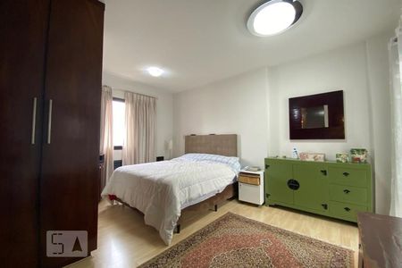 Apartamento à venda com 159m², 3 quartos e 3 vagas Apartamento à venda com 159m², 3 quartos e 3 vagasSuíte 1