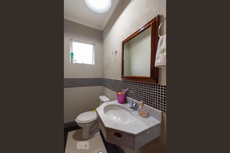 Casa para alugar com 195m², 4 quartos e 4 vagasLavabo