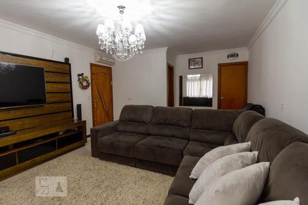 Casa para alugar com 195m², 4 quartos e 4 vagasSala
