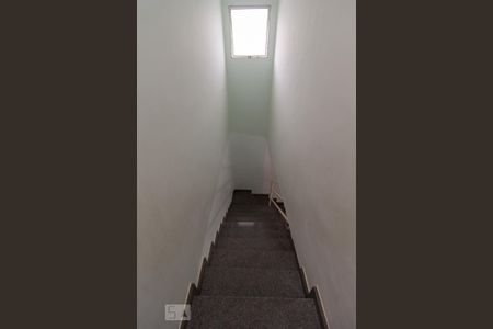 Casa para alugar com 195m², 4 quartos e 4 vagasEscada Quartos