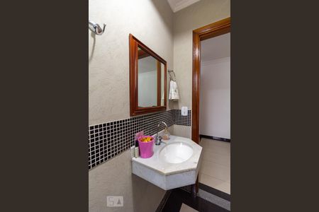 Casa para alugar com 195m², 4 quartos e 4 vagasLavabo