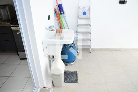 Casa de condomínio para alugar com 59m², 2 quartos e 1 vagaÁrea de Serviço