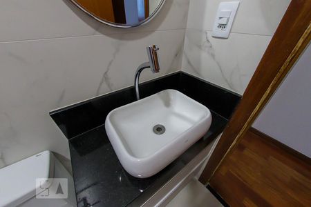 Casa à venda com 116m², 3 quartos e 3 vagasBanheiro 1