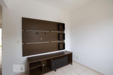 Sala de TV de casa de condomínio para alugar com 3 quartos, 98m² em Vila do Golf, Ribeirão Preto