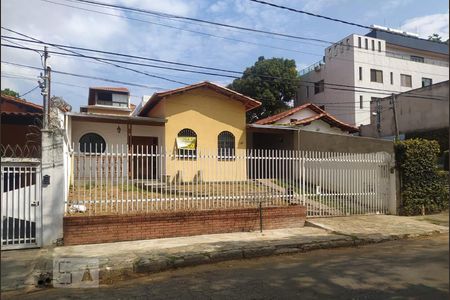 Casa à venda com 3 quartos, 206m² em Itapoã, Belo Horizonte