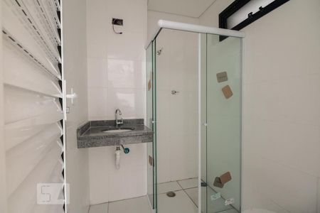 Banheiro  de apartamento para alugar com 1 quarto, 33m² em Vila Carrão, São Paulo