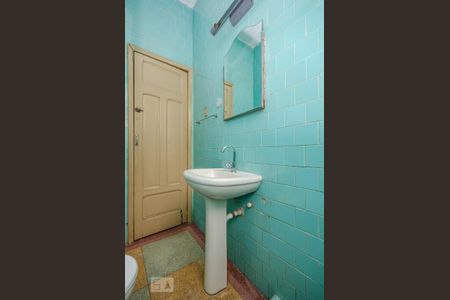 Banheiro Social de casa à venda com 2 quartos, 400m² em Nova Suíça, Belo Horizonte