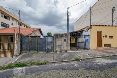 Casa à venda com 400m², 2 quartos e 10 vagasFachada