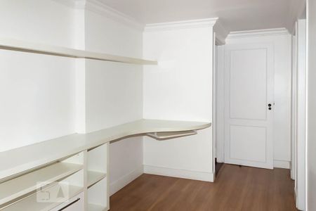 Apartamento à venda com 139m², 4 quartos e 3 vagas Apartamento à venda com 139m², 4 quartos e 3 vagasSuíte