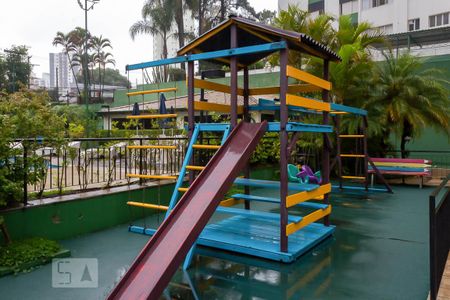 Apartamento à venda com 139m², 4 quartos e 3 vagas Apartamento à venda com 139m², 4 quartos e 3 vagasPlayground
