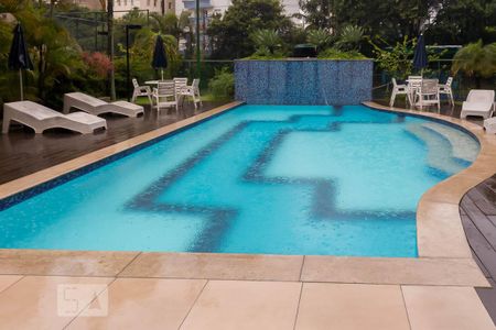 Apartamento à venda com 139m², 4 quartos e 3 vagas Apartamento à venda com 139m², 4 quartos e 3 vagasPiscina