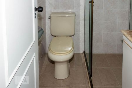 Apartamento à venda com 139m², 4 quartos e 3 vagas Apartamento à venda com 139m², 4 quartos e 3 vagasBanheiro da suíte