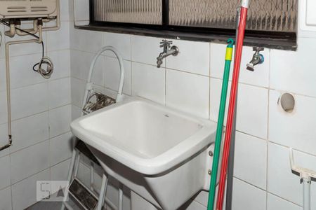 Apartamento à venda com 139m², 4 quartos e 3 vagas Apartamento à venda com 139m², 4 quartos e 3 vagasÁrea de serviço