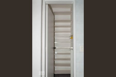 Apartamento à venda com 139m², 4 quartos e 3 vagas Apartamento à venda com 139m², 4 quartos e 3 vagasÁrea de serviço