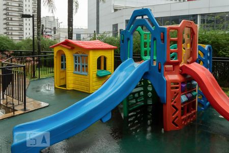 Apartamento à venda com 139m², 4 quartos e 3 vagas Apartamento à venda com 139m², 4 quartos e 3 vagasPlayground