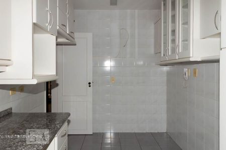 Apartamento à venda com 139m², 4 quartos e 3 vagas Apartamento à venda com 139m², 4 quartos e 3 vagasCozinha