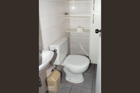 Apartamento à venda com 139m², 4 quartos e 3 vagas Apartamento à venda com 139m², 4 quartos e 3 vagasBanheiro de serviço