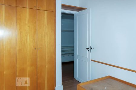 Apartamento à venda com 139m², 4 quartos e 3 vagas Apartamento à venda com 139m², 4 quartos e 3 vagasSuíte