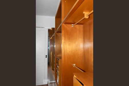 Apartamento à venda com 139m², 4 quartos e 3 vagas Apartamento à venda com 139m², 4 quartos e 3 vagasSuíte 2