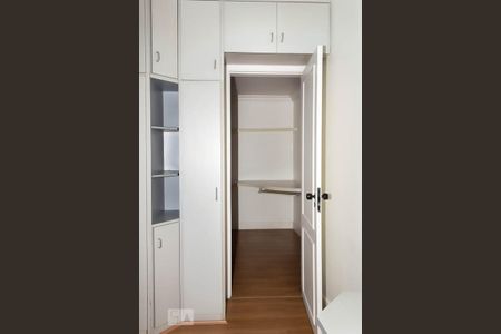 Apartamento à venda com 139m², 4 quartos e 3 vagas Apartamento à venda com 139m², 4 quartos e 3 vagasSuíte