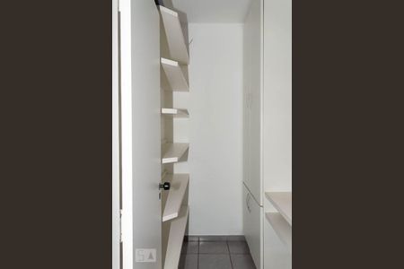 Apartamento à venda com 139m², 4 quartos e 3 vagas Apartamento à venda com 139m², 4 quartos e 3 vagasQuarto de serviço