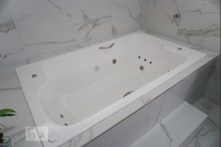 Apartamento à venda com 220m², 3 quartos e 3 vagasBanheiro da Suíte